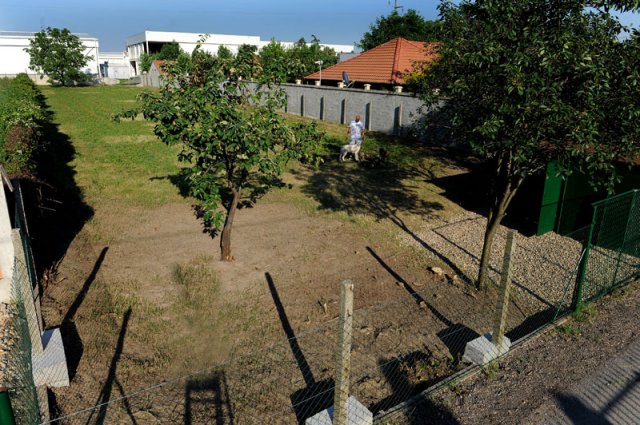 Ulaz u deo za smeštaj pasa gde se nalaze boksovi i ispust.